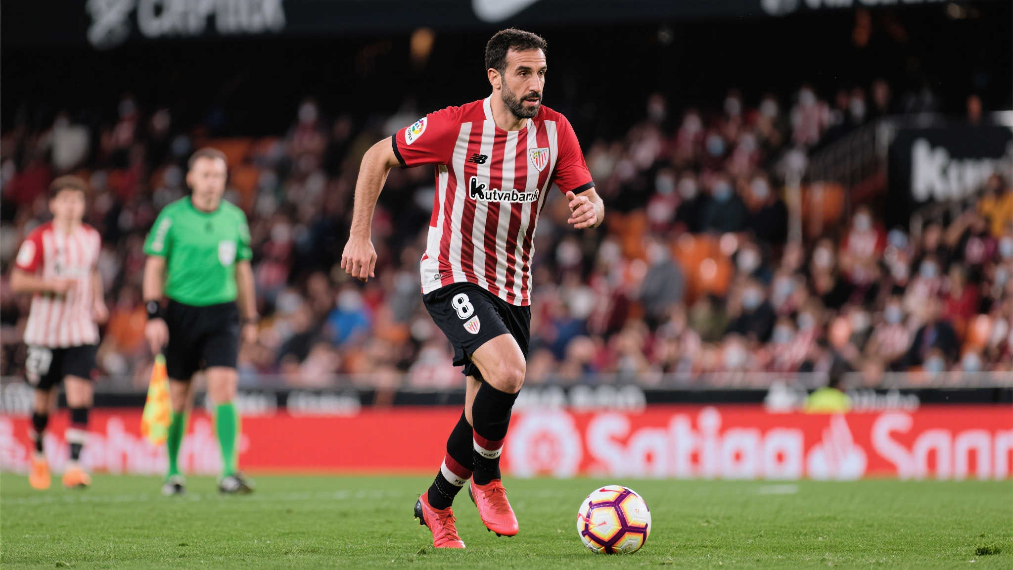 在职业竞技赛场上，每分每秒都在书写传奇，有些球员选